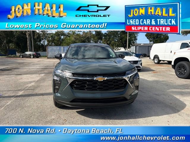 Used 2025 Chevrolet Trax LS w/ Driver Confidence Package image 9