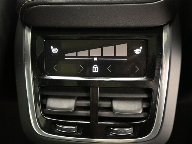 Used 2022 Volvo XC60 B5 Inscription w/ Advanced Package image 35