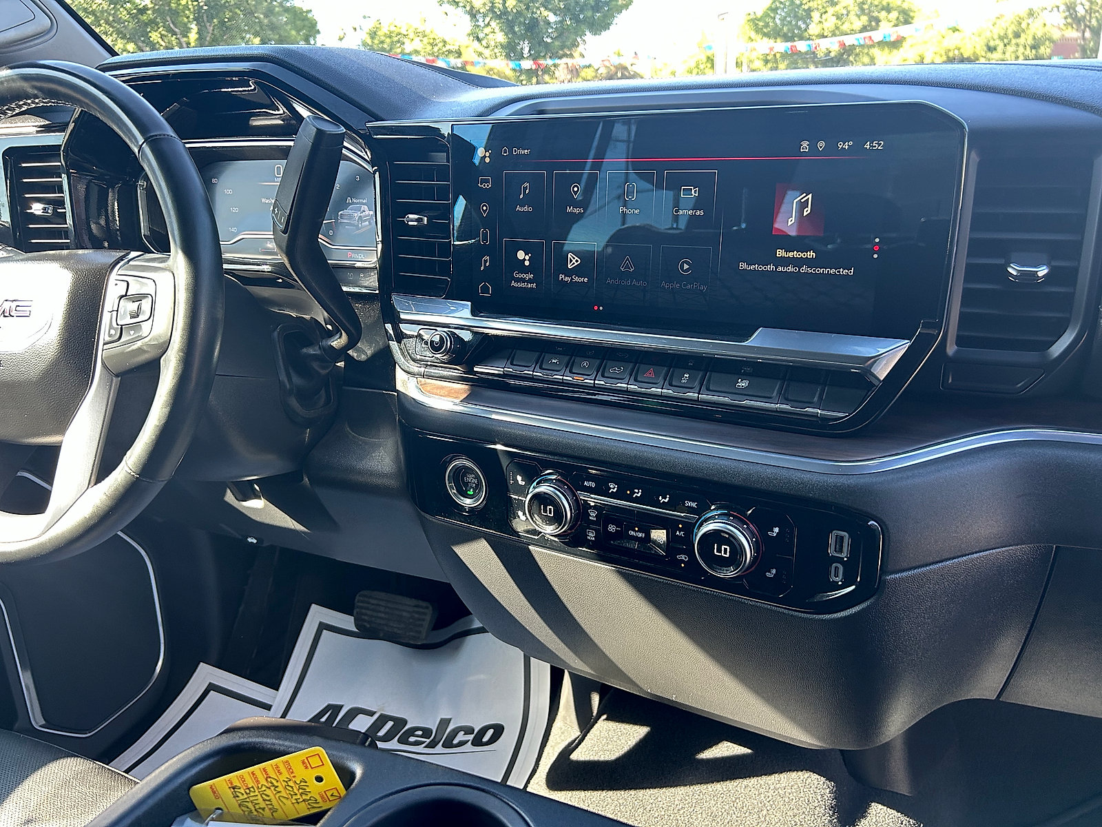 Used 2024 GMC Sierra 1500 SLT AWD/4WD image 30
