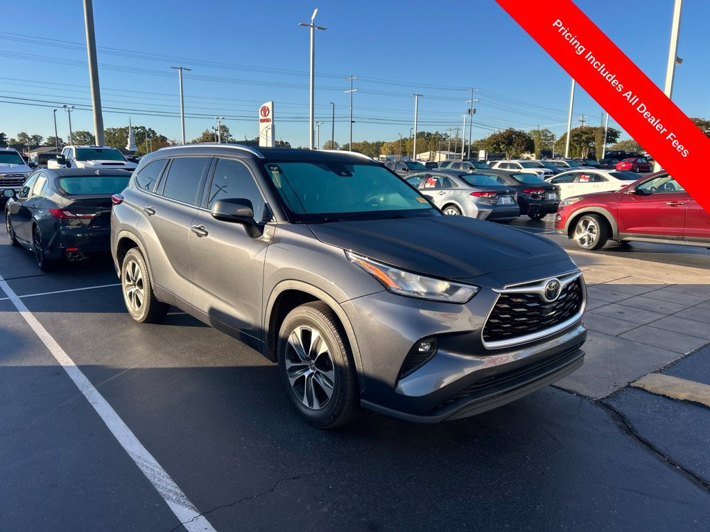 Used 2020 Toyota Highlander XLE FWD image 1