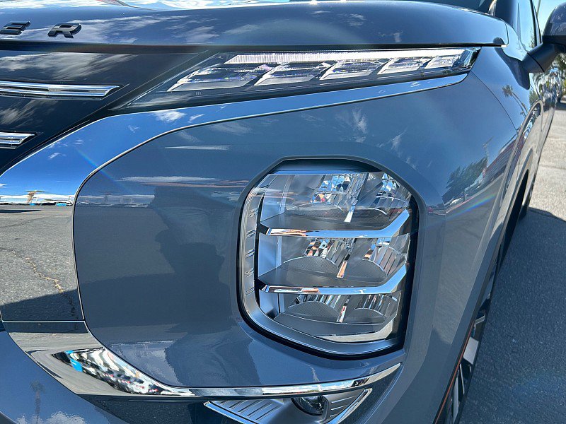 New 2025 Mitsubishi Outlander SE image 9