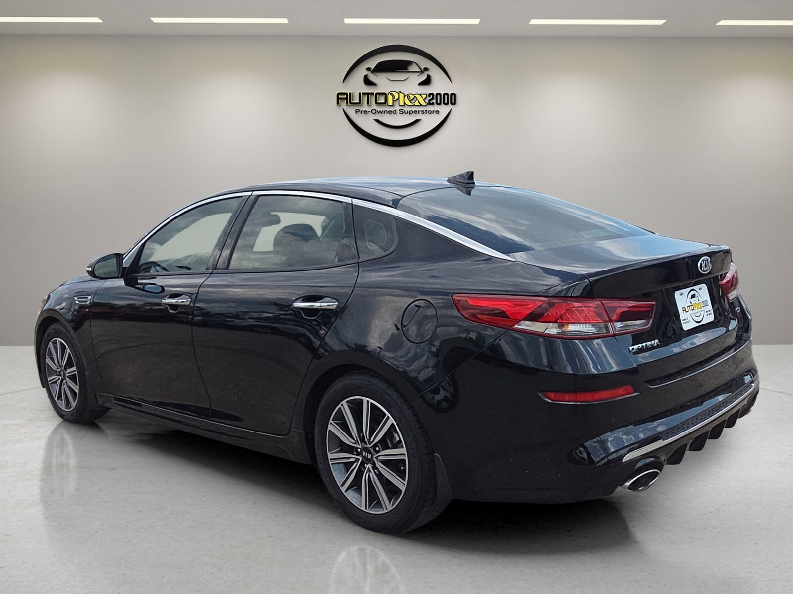 Used 2019 Kia Optima EX image 5