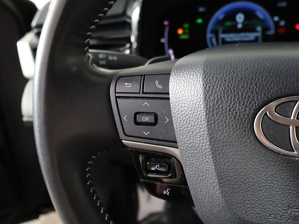 Used 2025 Toyota Camry SE FWD image 36