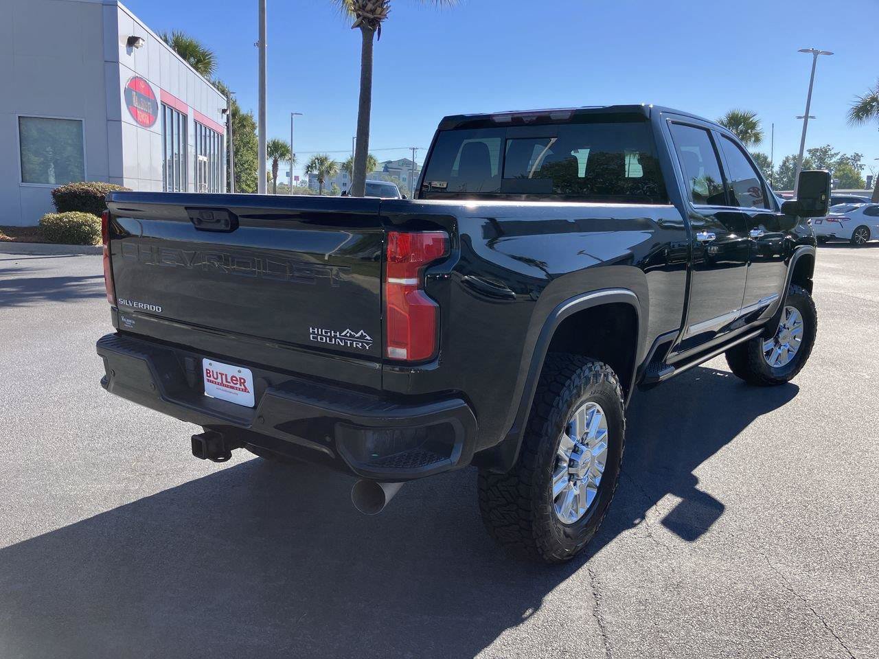 Used 2024 Chevrolet Silverado 3500 High Country w/ High Country Premium Package AWD/4WD image 5