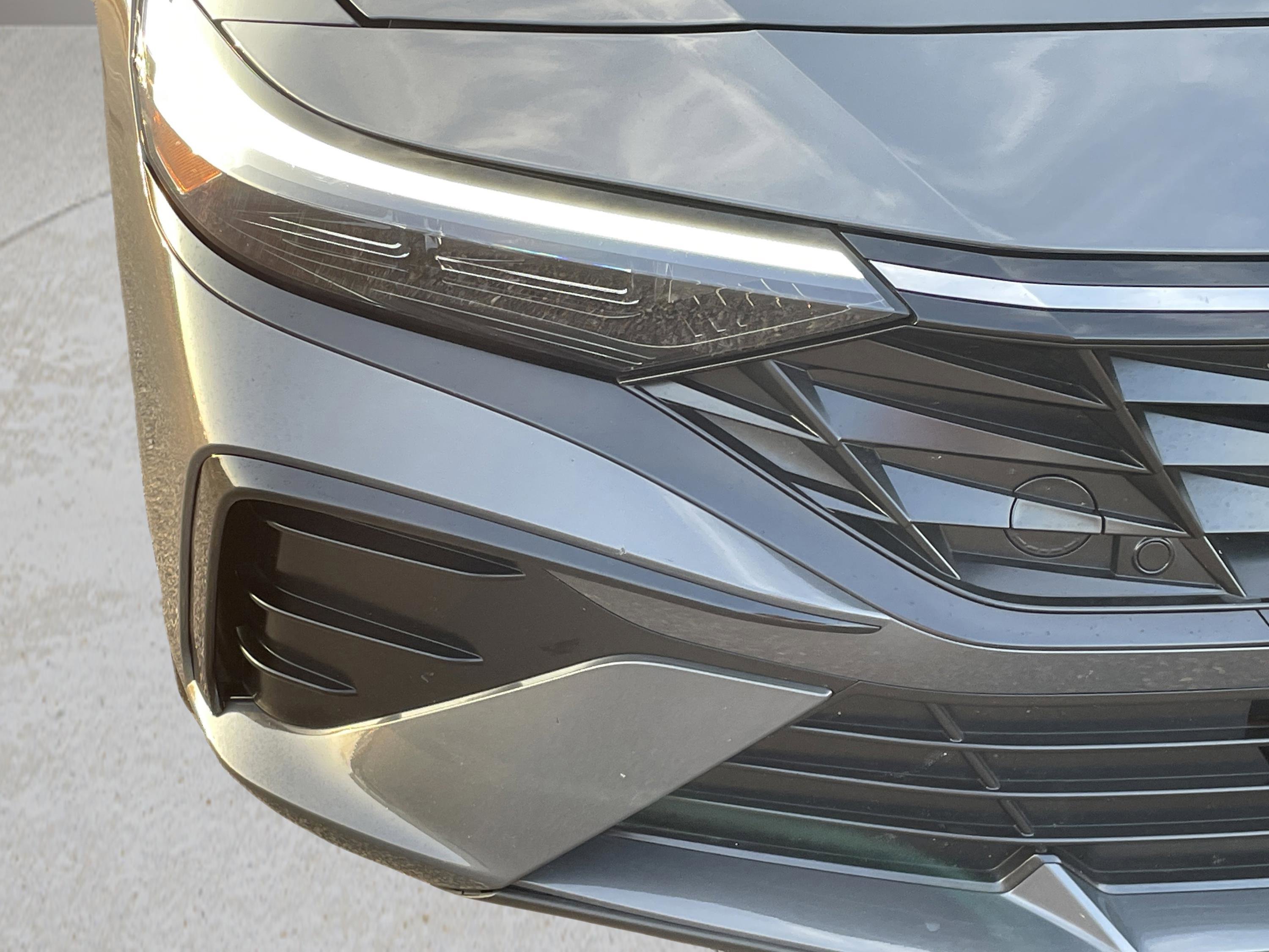 Used 2025 Hyundai Elantra SEL image 24