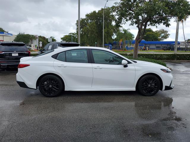 Used 2026 Toyota Camry SE FWD image 26