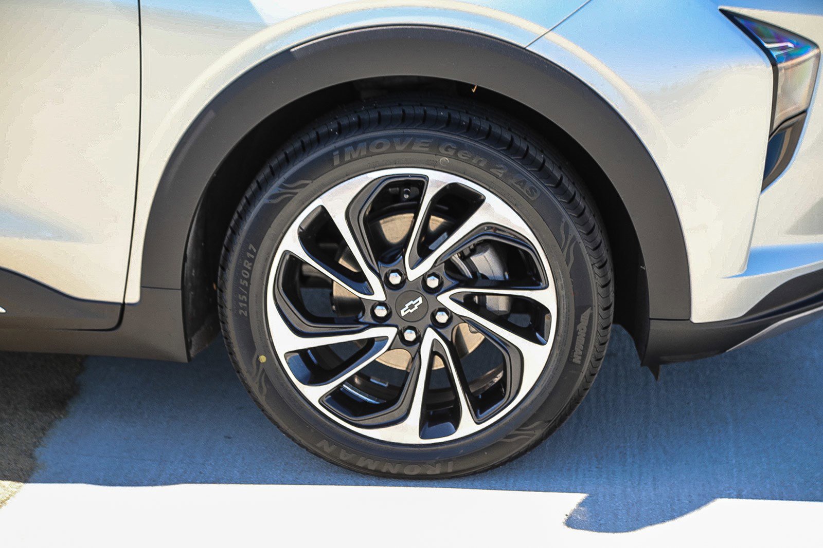 Used 2023 Chevrolet Bolt EUV Premier image 10