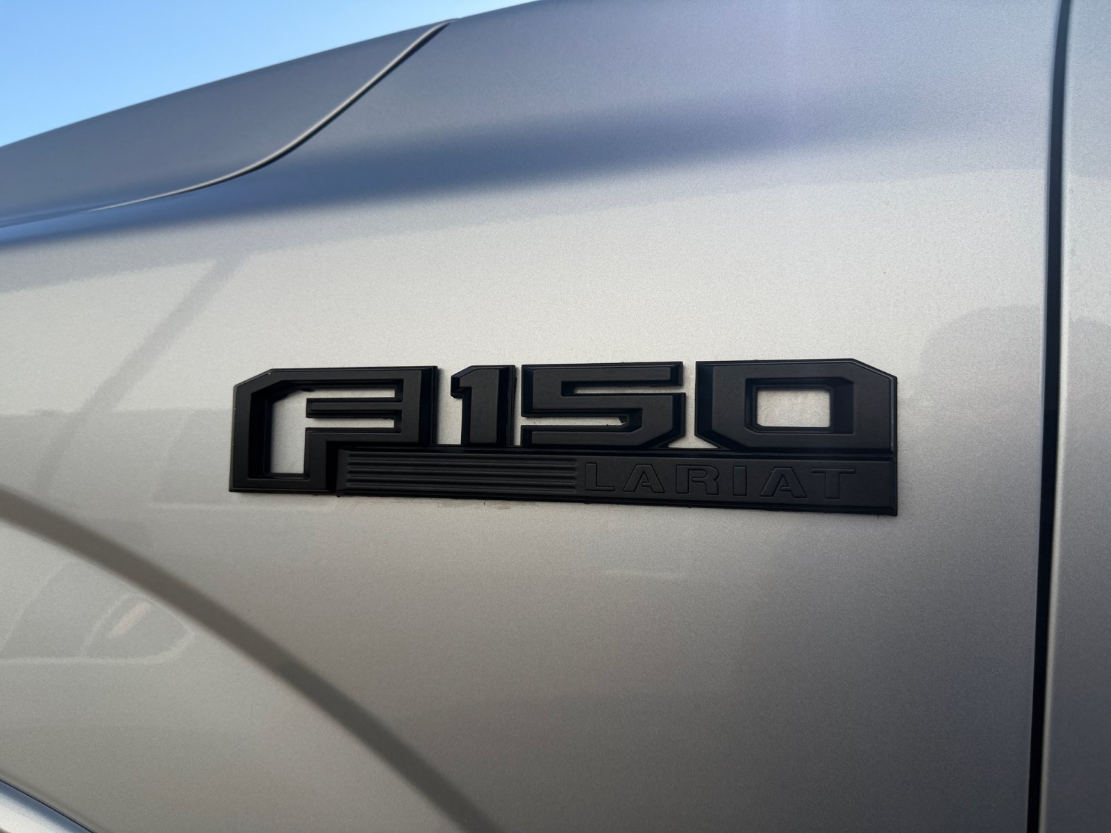 Used 2019 Ford F150 Lariat w/ Equipment Group 502A Luxury AWD/4WD image 12