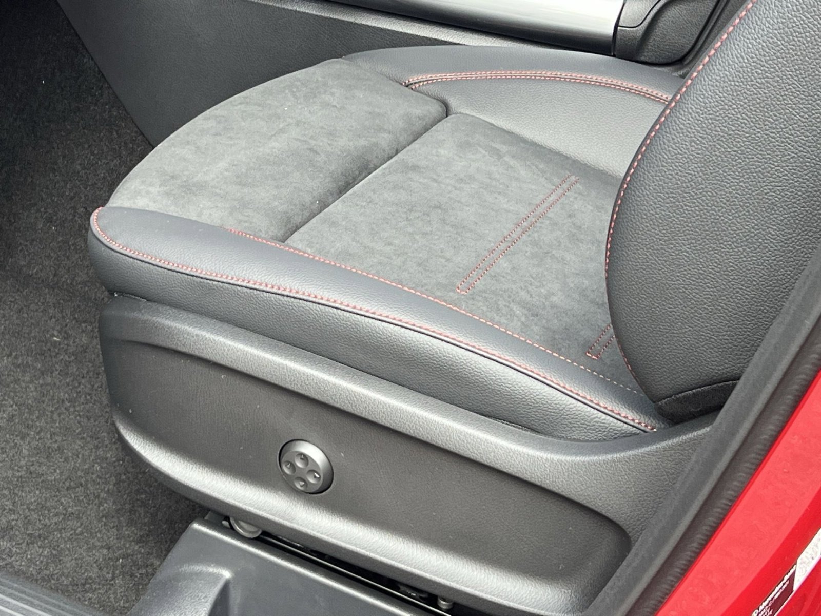 New 2026 Mercedes-Benz GLA 250 4MATIC image 12