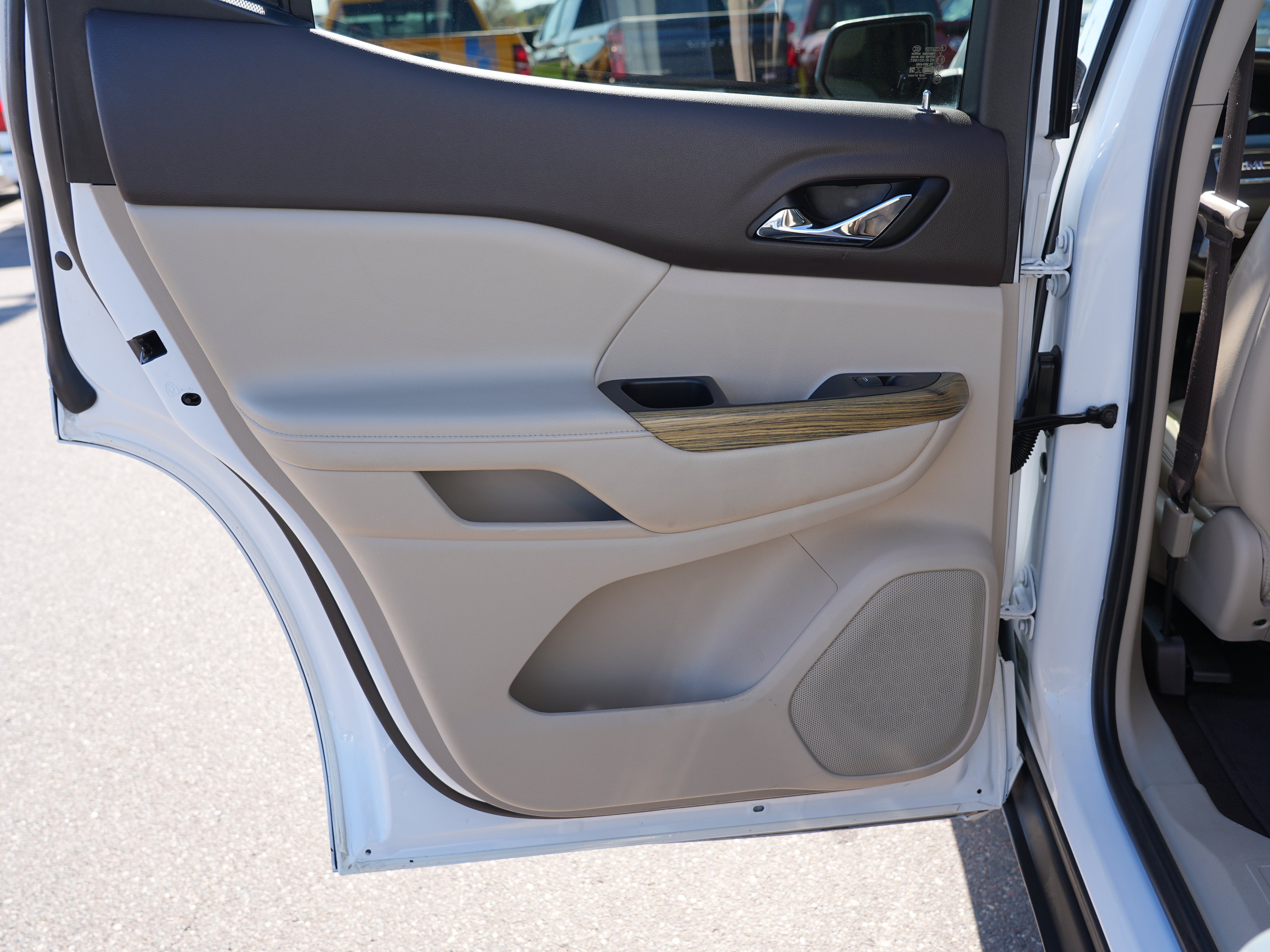 Used 2019 GMC Acadia Denali FWD image 19