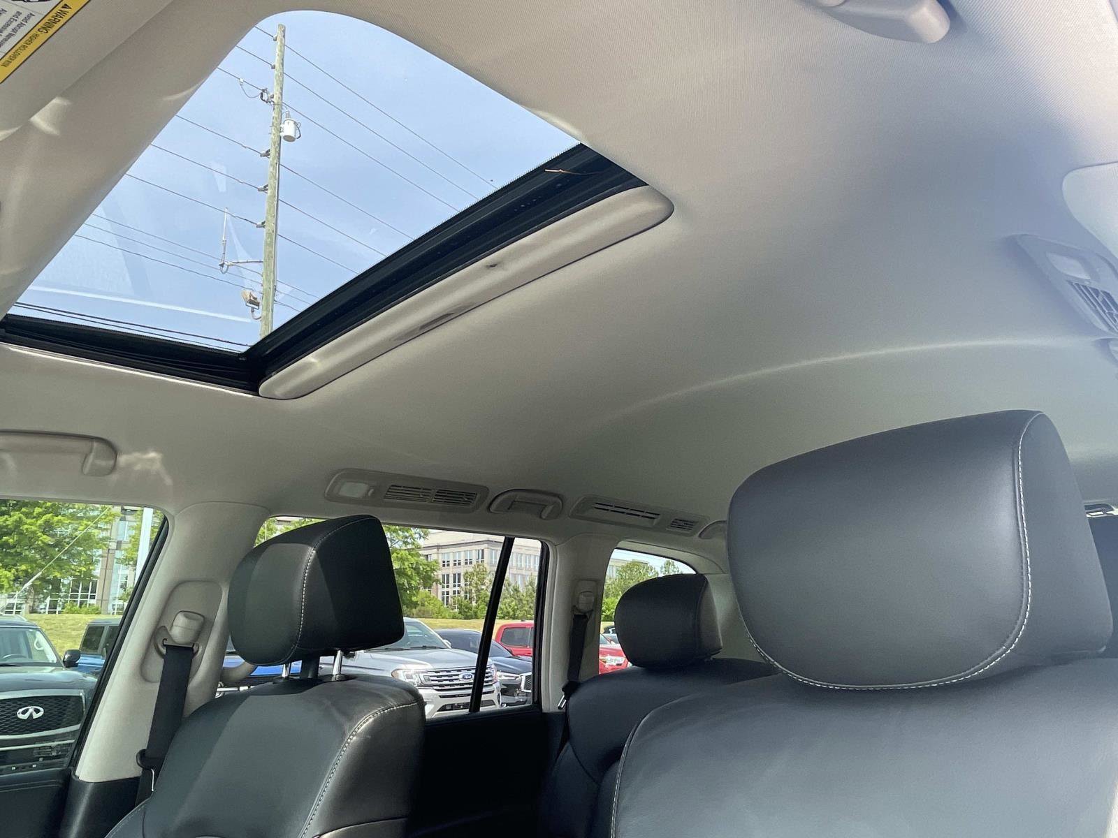 Used 2017 INFINITI QX80 2WD w/ Driver Assistance Package image 18