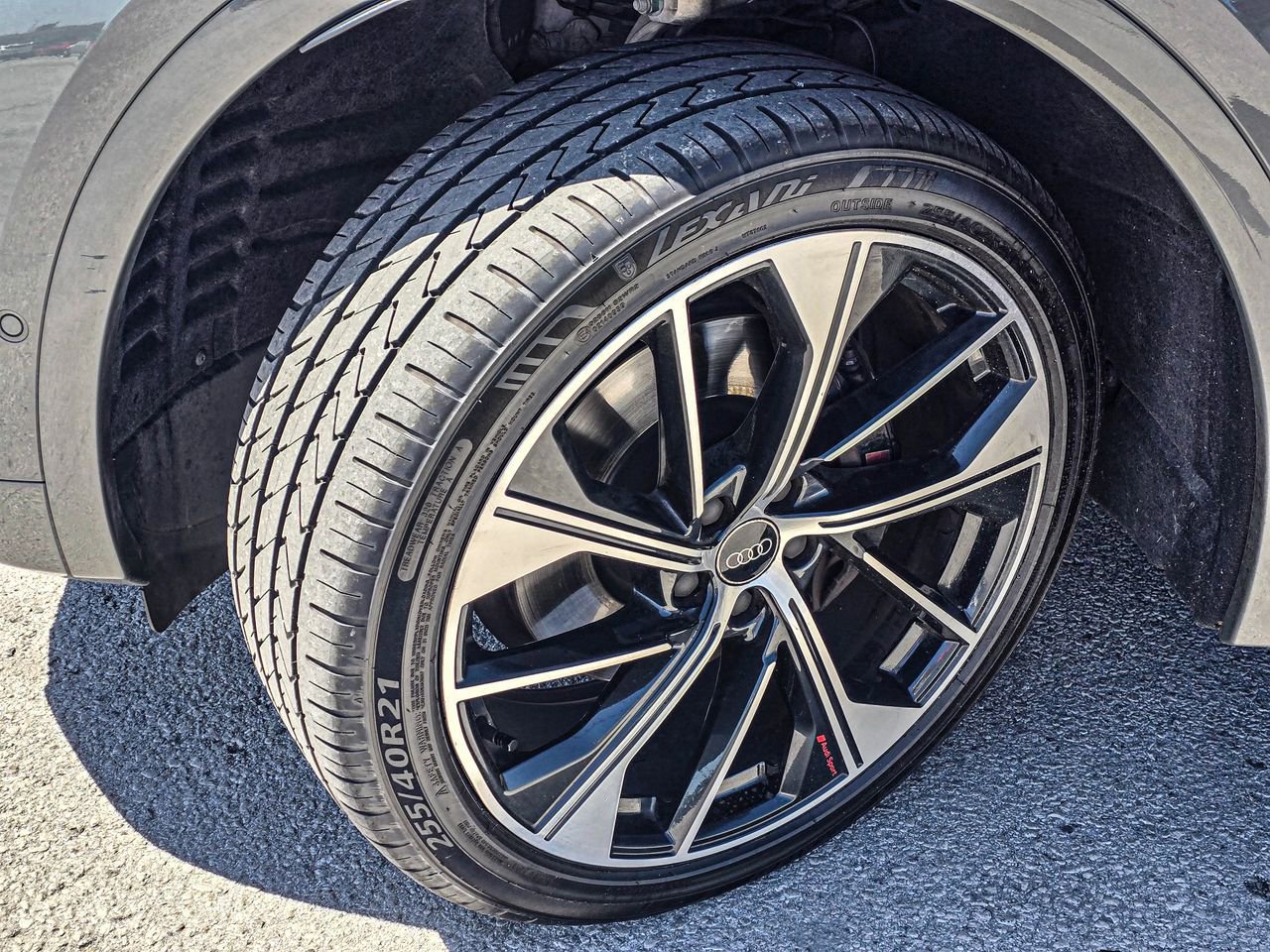 Used 2024 Audi SQ5 Prestige AWD/4WD image 9