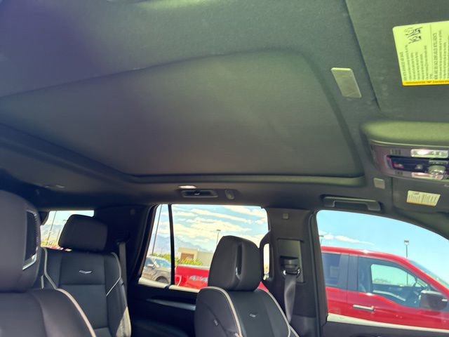 Used 2025 Cadillac Escalade Sport w/ LPO, Floor Liner Package AWD/4WD image 17