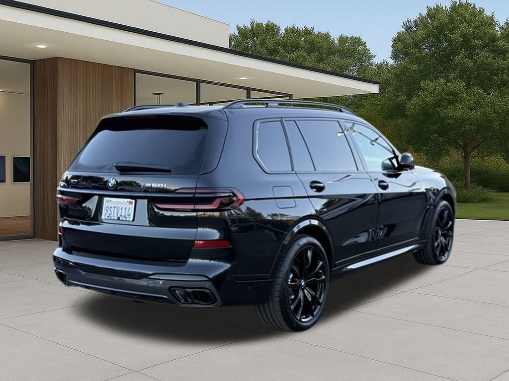 Used 2025 BMW X7 M60i w/ Climate Comfort Package image 8