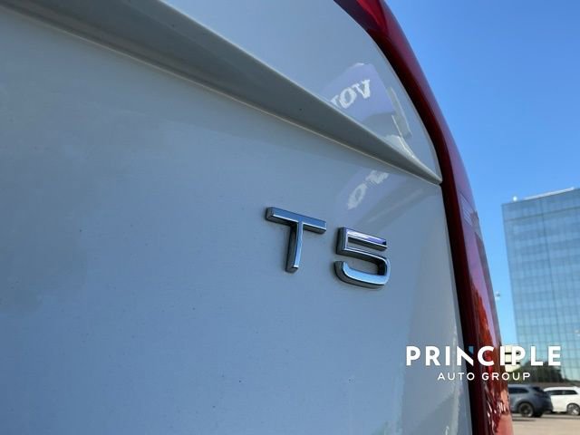 Certified 2021 Volvo XC90 T5 Momentum w/ Protection Package Premier image 10