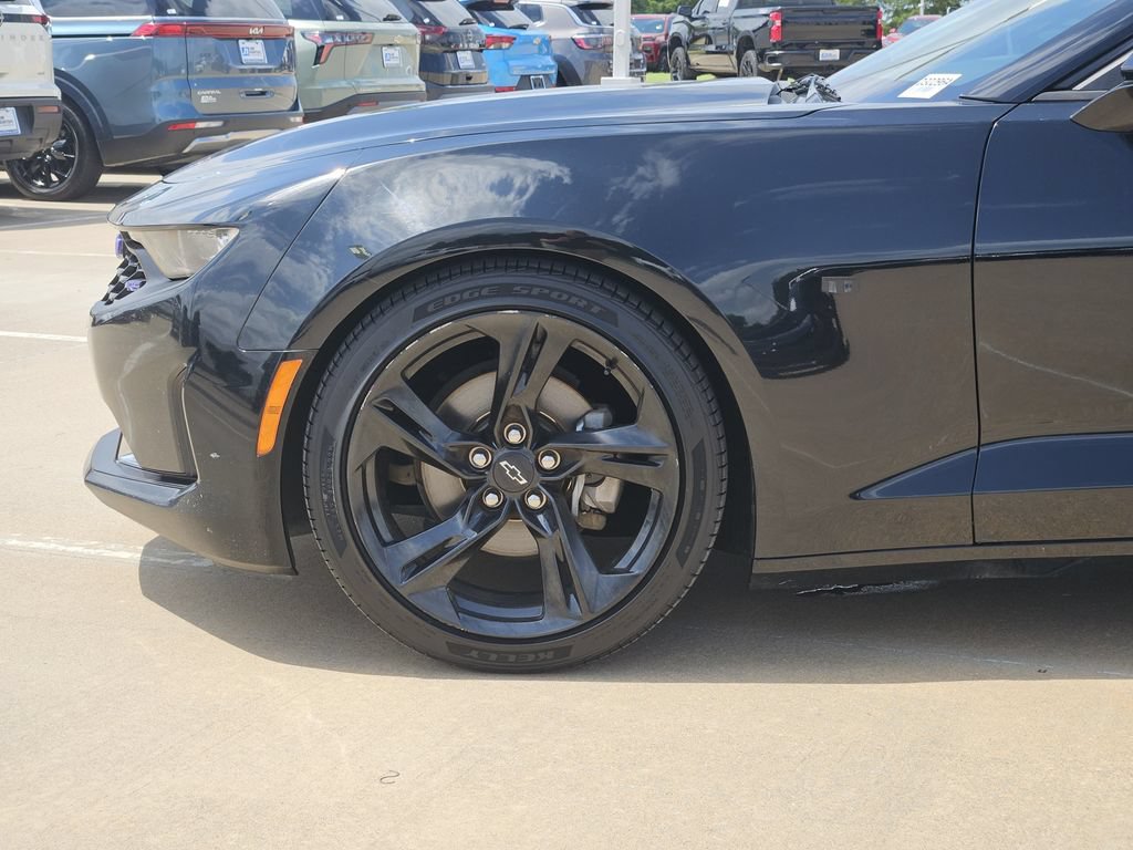 Used 2020 Chevrolet Camaro LT w/ RS Package RWD image 10
