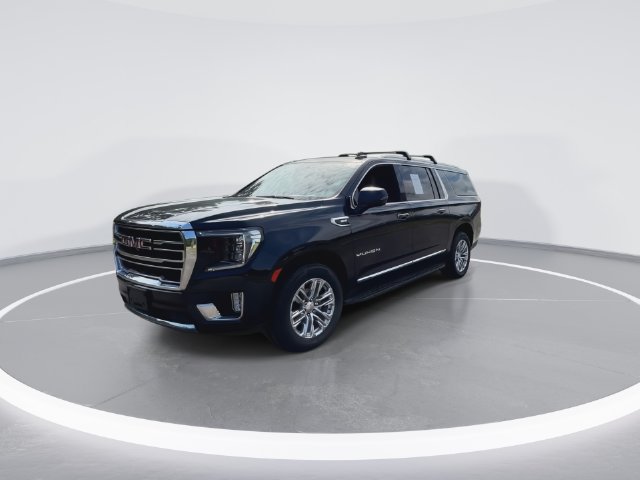 Certified 2023 GMC Yukon XL SLT w/ SLT Premium Package AWD/4WD image 4