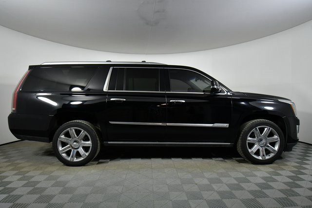 Used 2019 Cadillac Escalade ESV Premium Luxury image 6