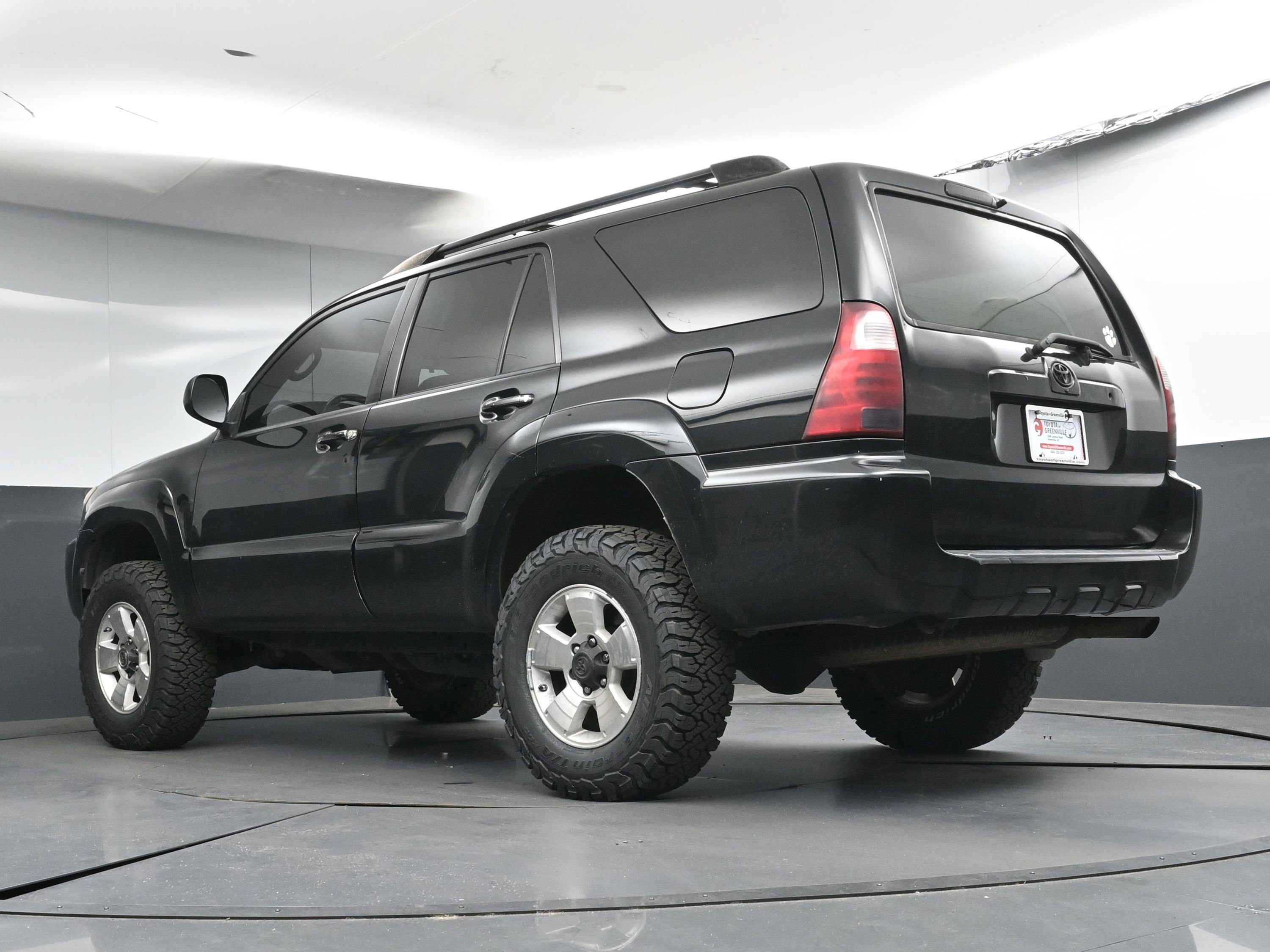 Used 2007 Toyota 4Runner SR5 AWD/4WD image 26