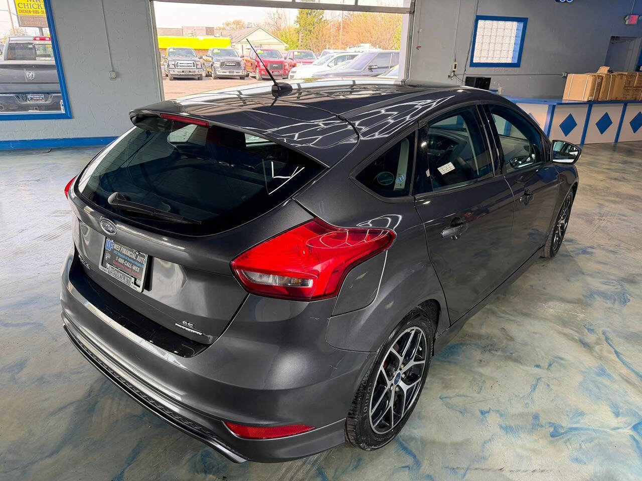 Used 2015 Ford Focus SE w/ SE Sport Package FWD image 10