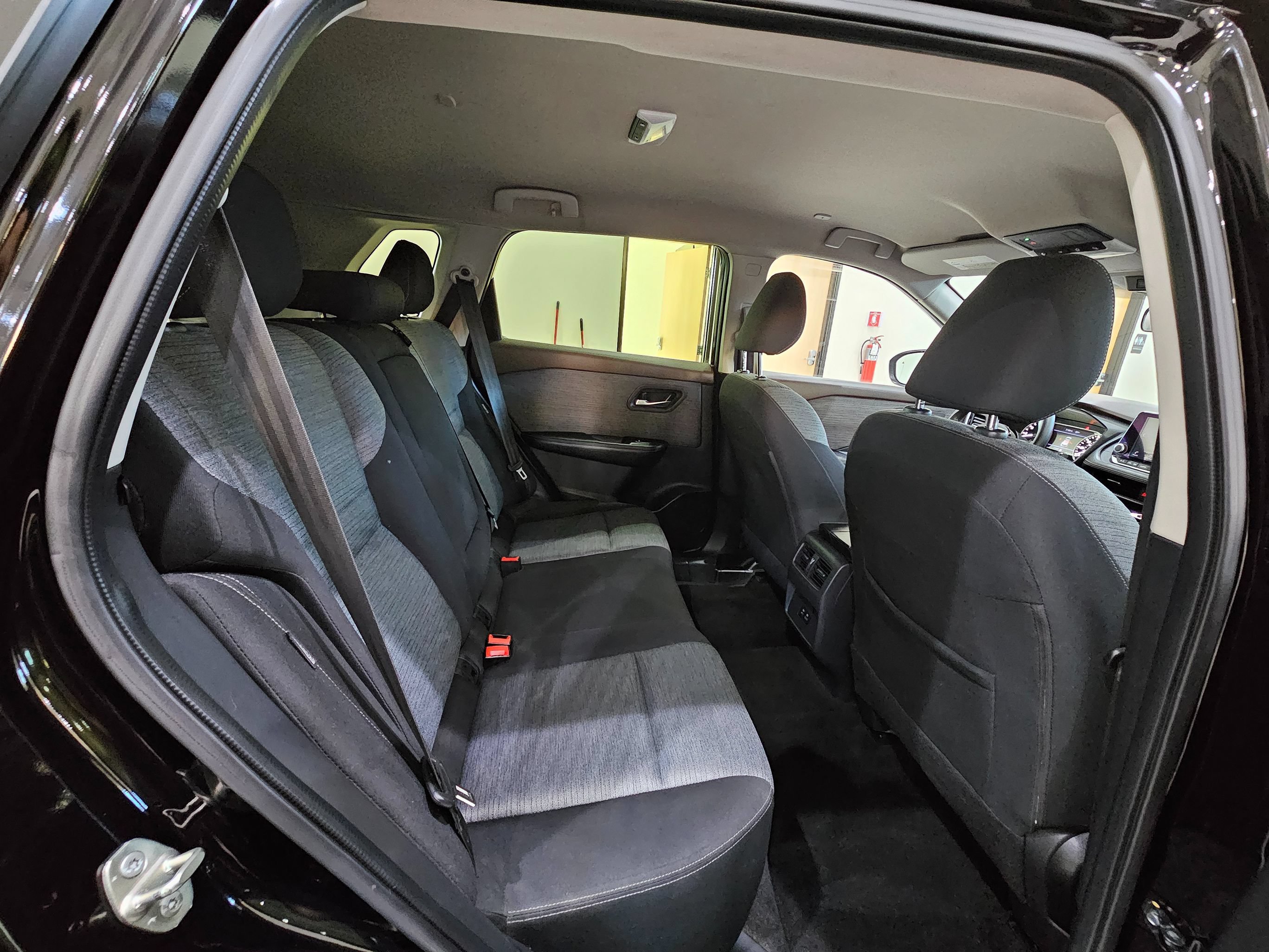 Used 2023 Nissan Rogue SV FWD image 30