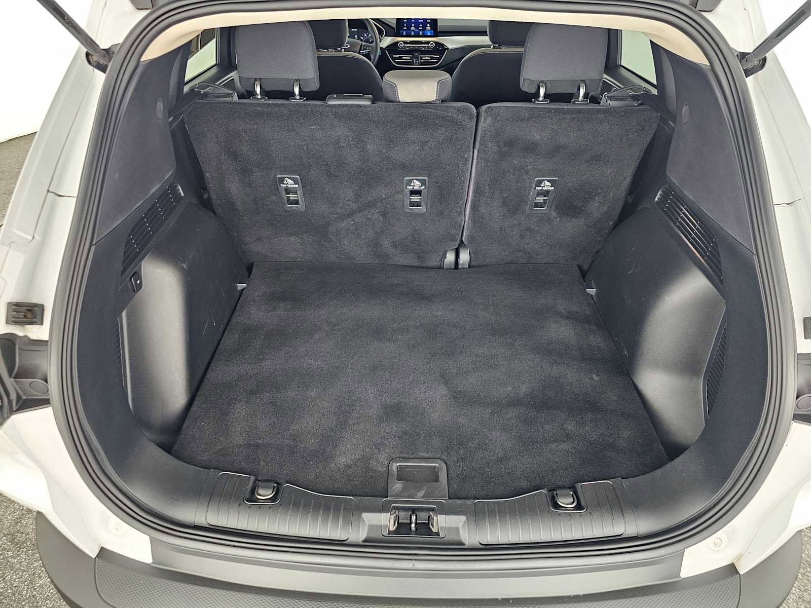 Used 2020 Ford Escape SE image 14