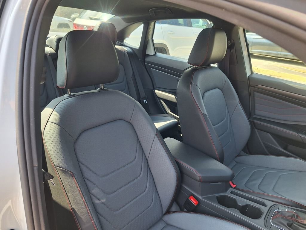 Used 2025 Volkswagen Jetta GLI Autobahn image 28