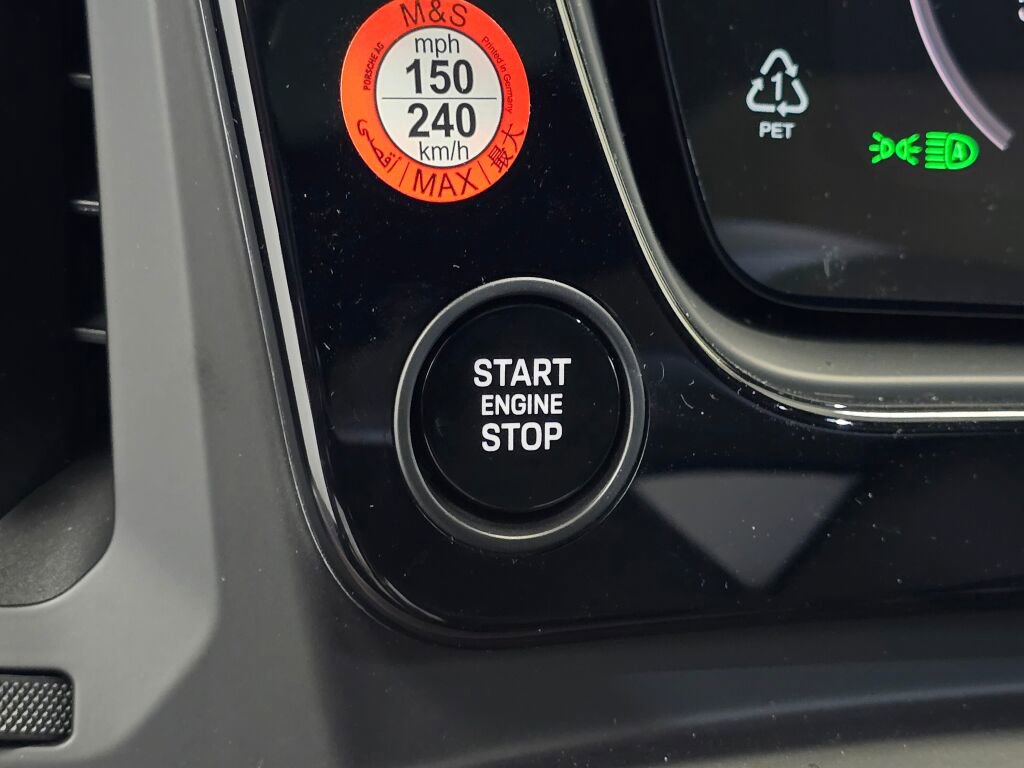 New 2025 Porsche Cayenne image 27