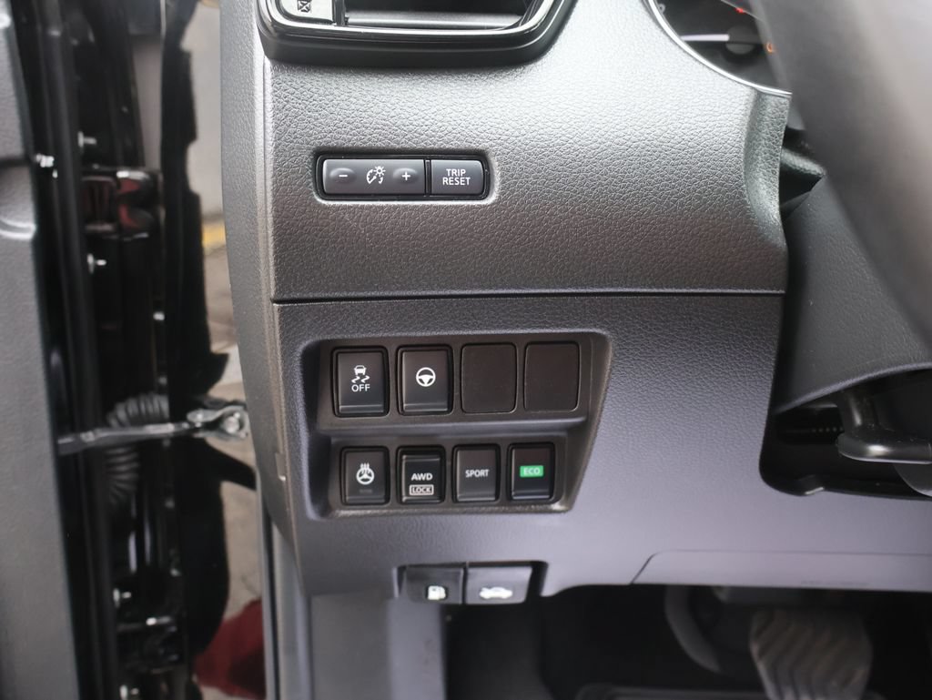 Used 2022 Nissan Rogue Sport SL AWD/4WD image 23