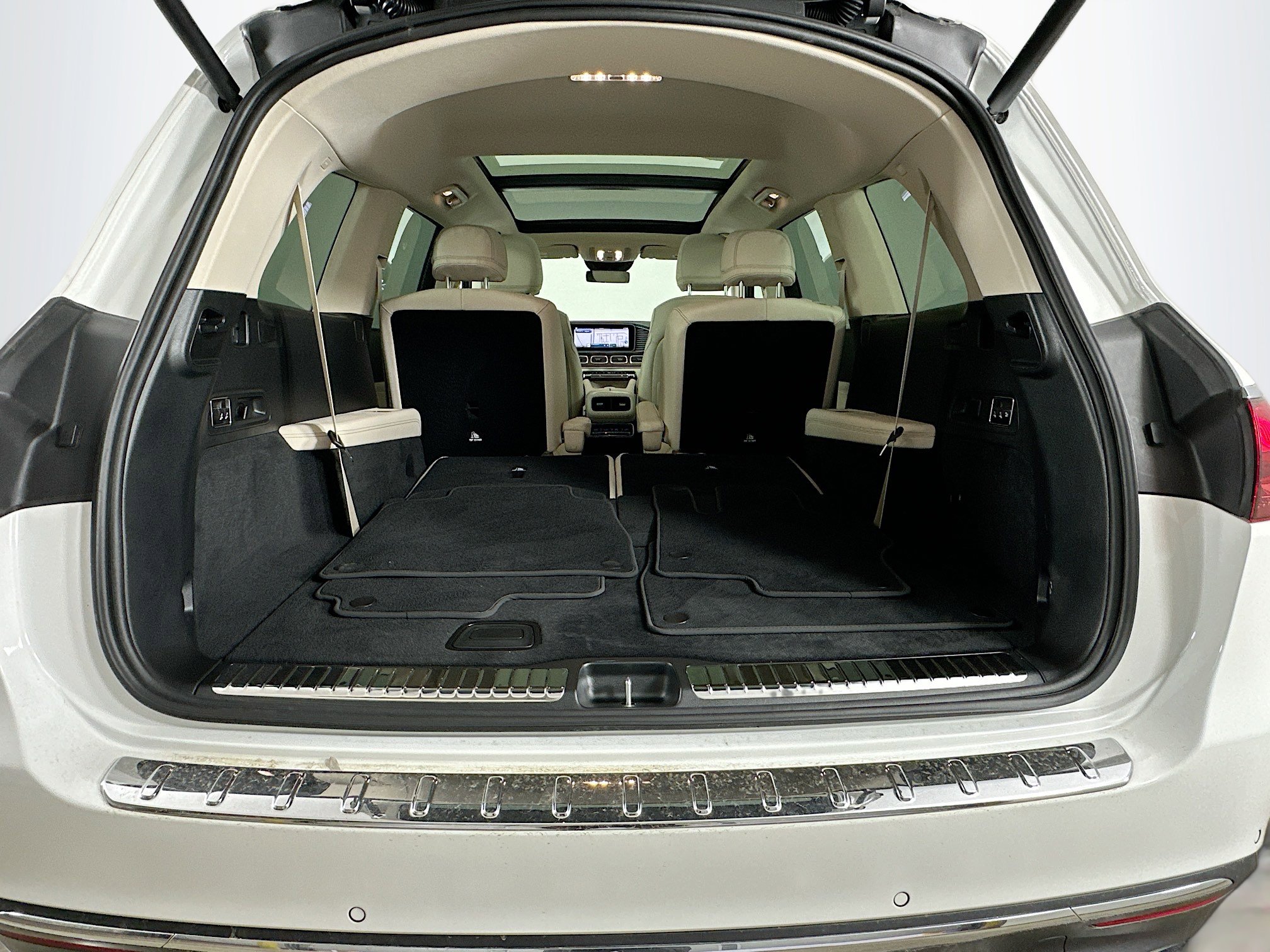 Certified 2025 Mercedes-Benz GLS 450 4MATIC image 33