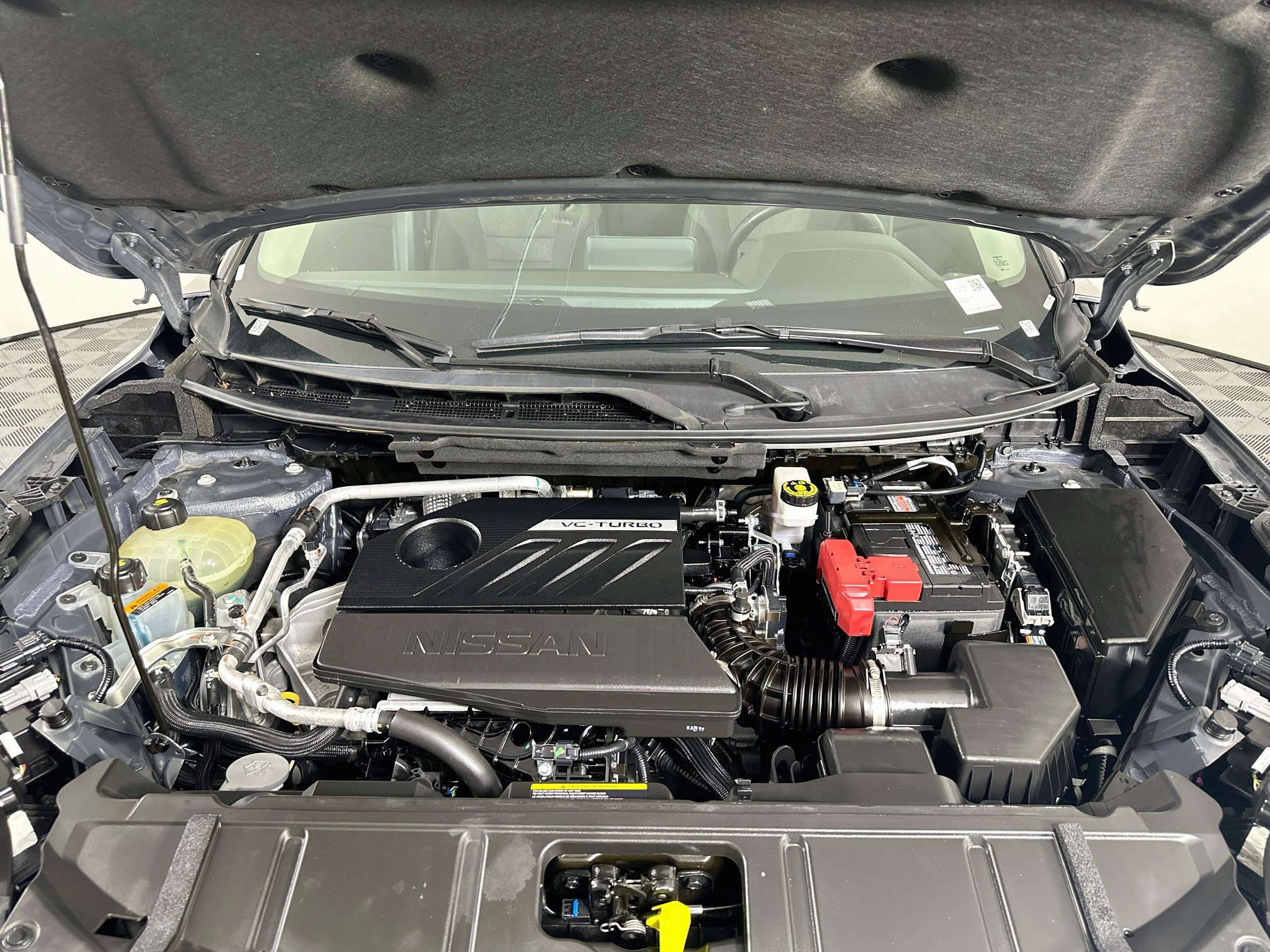 Used 2025 Nissan Rogue SV FWD image 34