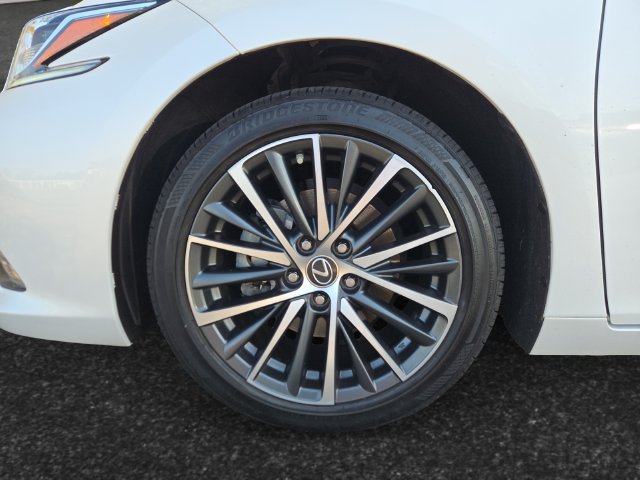 Used 2023 Lexus ES 350 w/ Premium Package FWD image 4