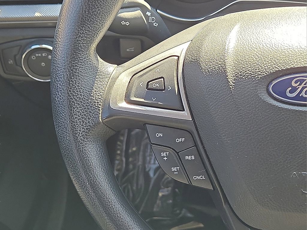 Used 2018 Ford Fusion SE image 17