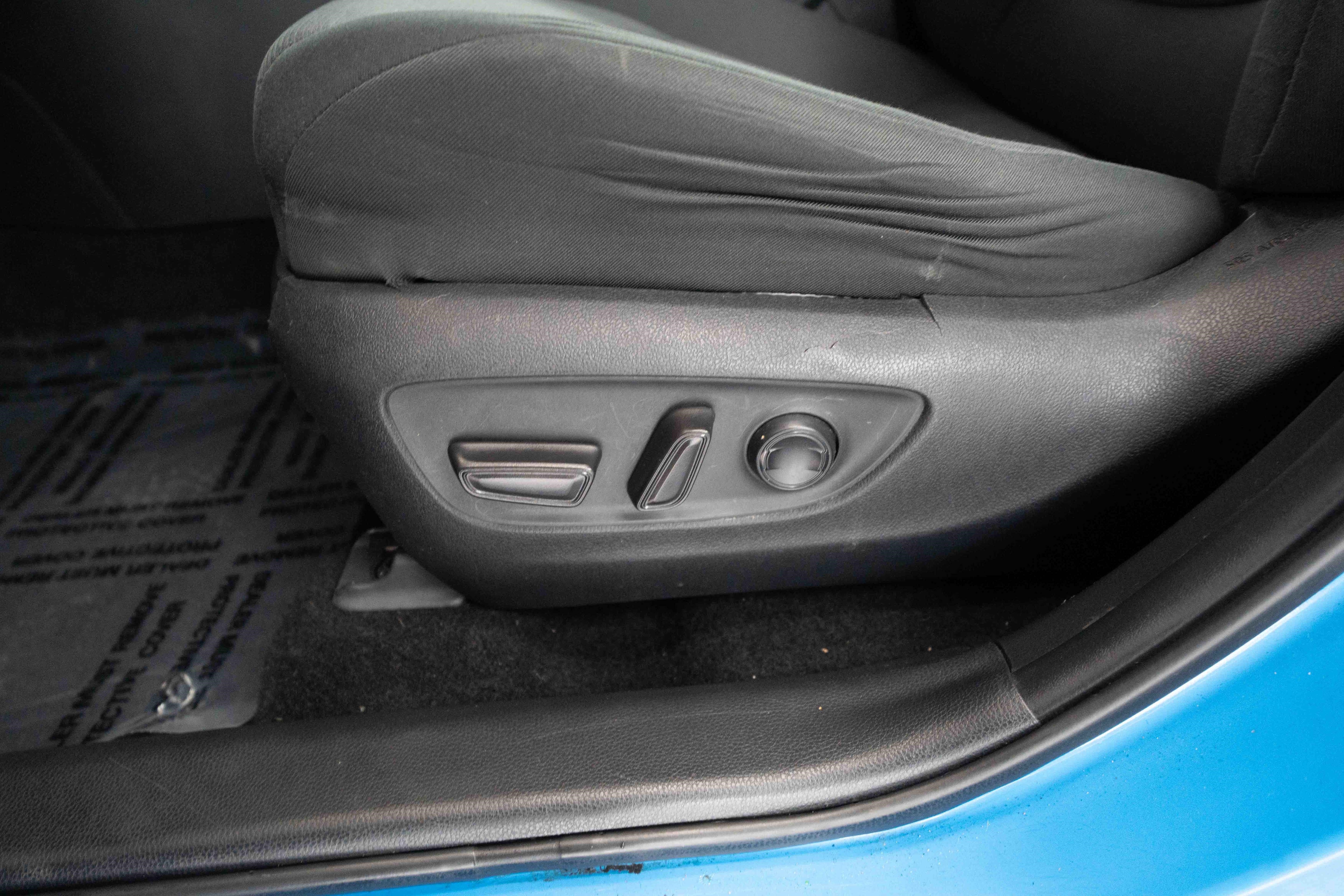 Used 2019 Toyota RAV4 XLE FWD image 12