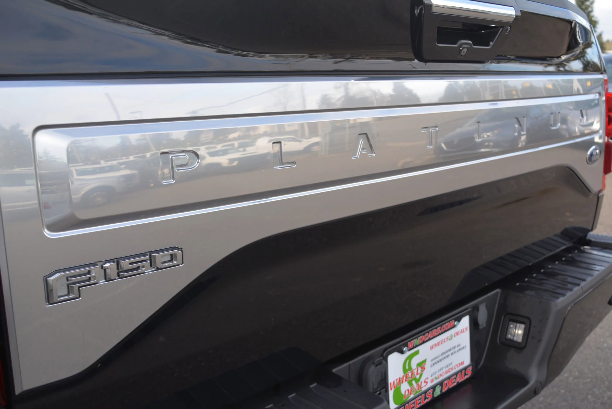 Used 2017 Ford F150 Platinum w/ Technology Package image 13