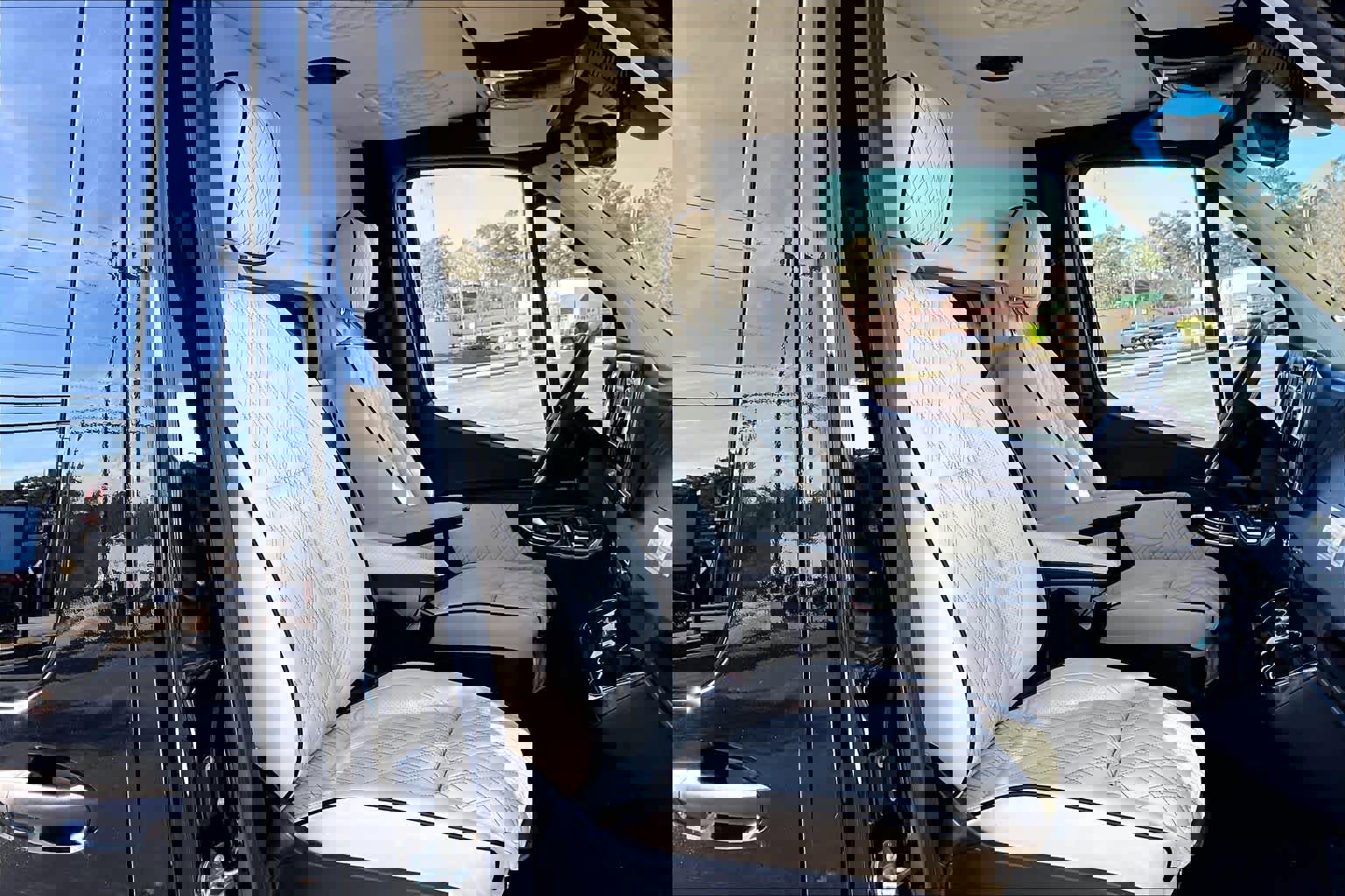 Used 2024 Mercedes-Benz Sprinter 3500 image 9