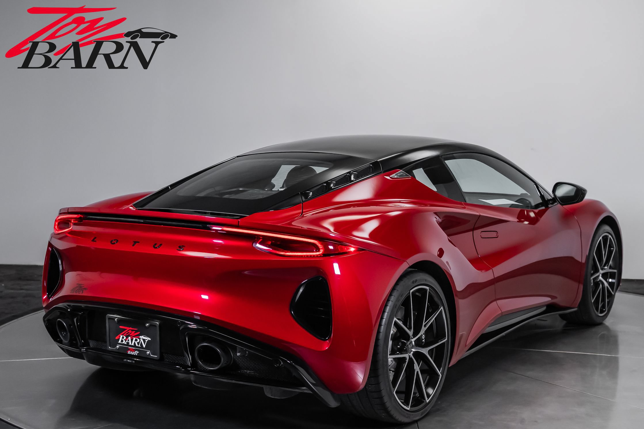 Used 2025 Lotus Emira RWD image 5