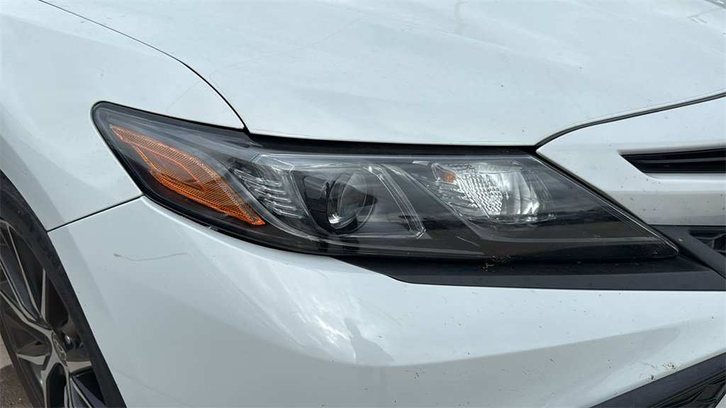 Used 2022 Toyota Camry SE image 7