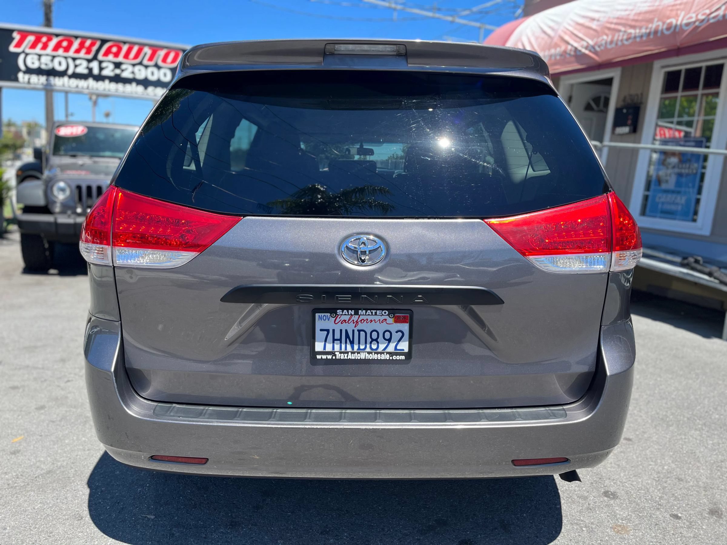 Used 2012 Toyota Sienna FWD image 5