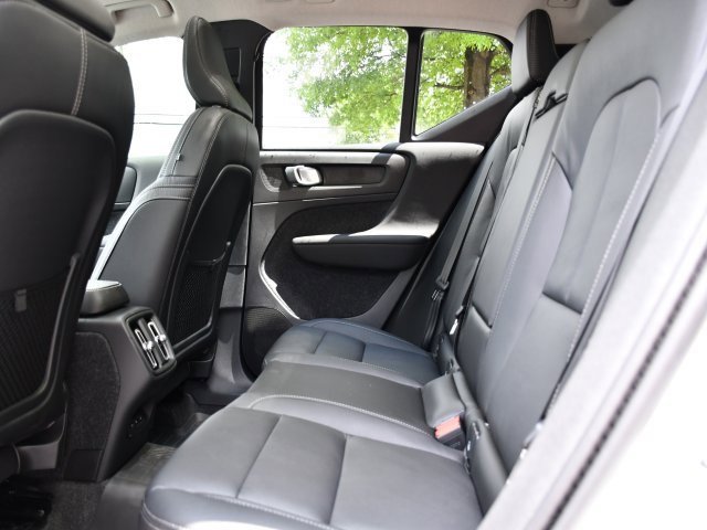 New 2025 Volvo XC40 B5 Plus w/ Protection Package Premier image 16