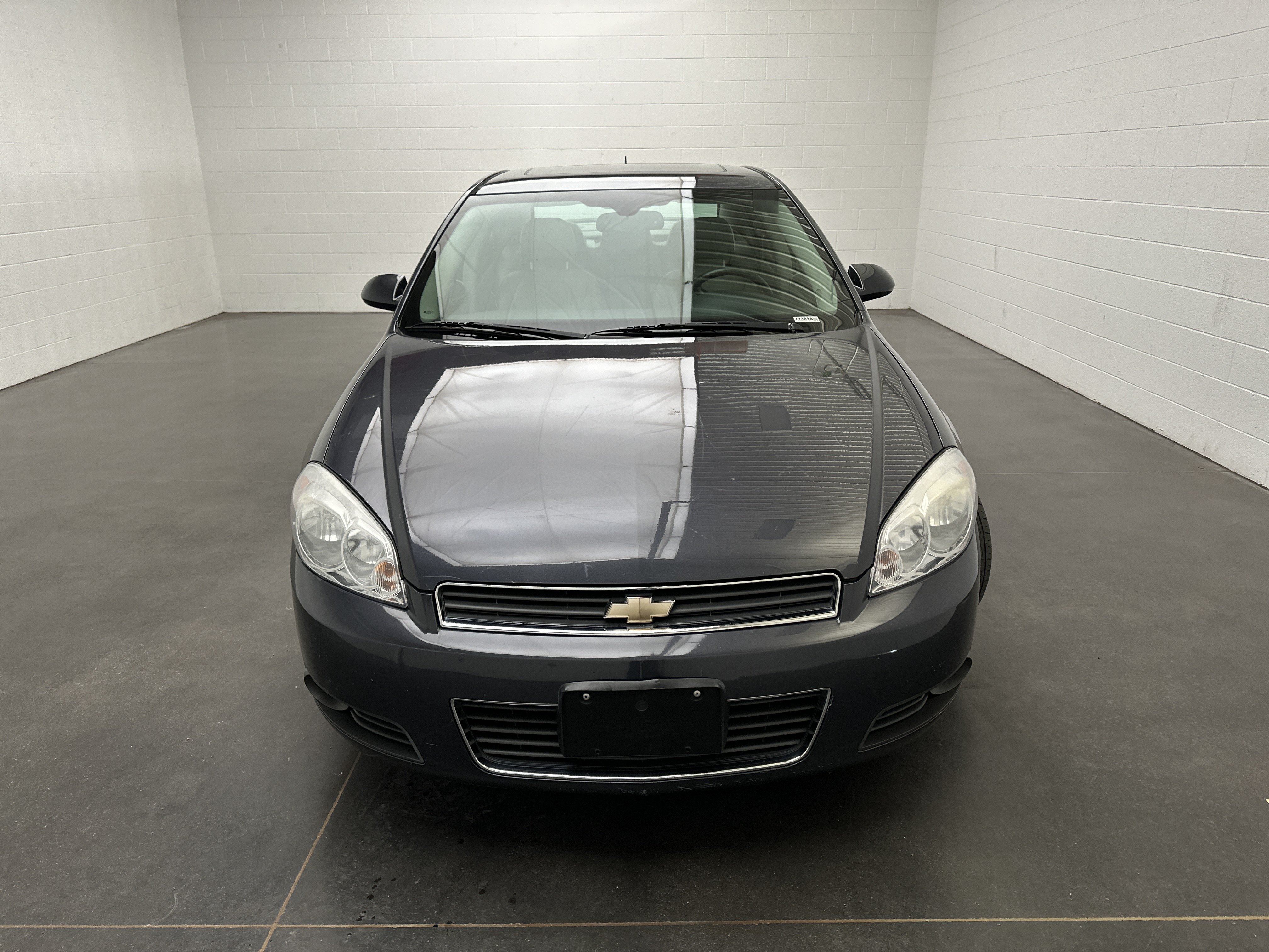 Used 2008 Chevrolet Impala LTZ FWD image 3