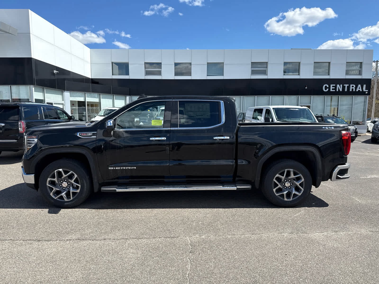 New 2026 GMC Sierra 1500 SLT w/ SLT Premium Plus Package AWD/4WD image 2