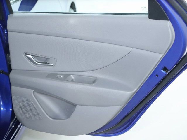 Certified 2024 Hyundai Elantra SEL w/ Convenience Package image 30