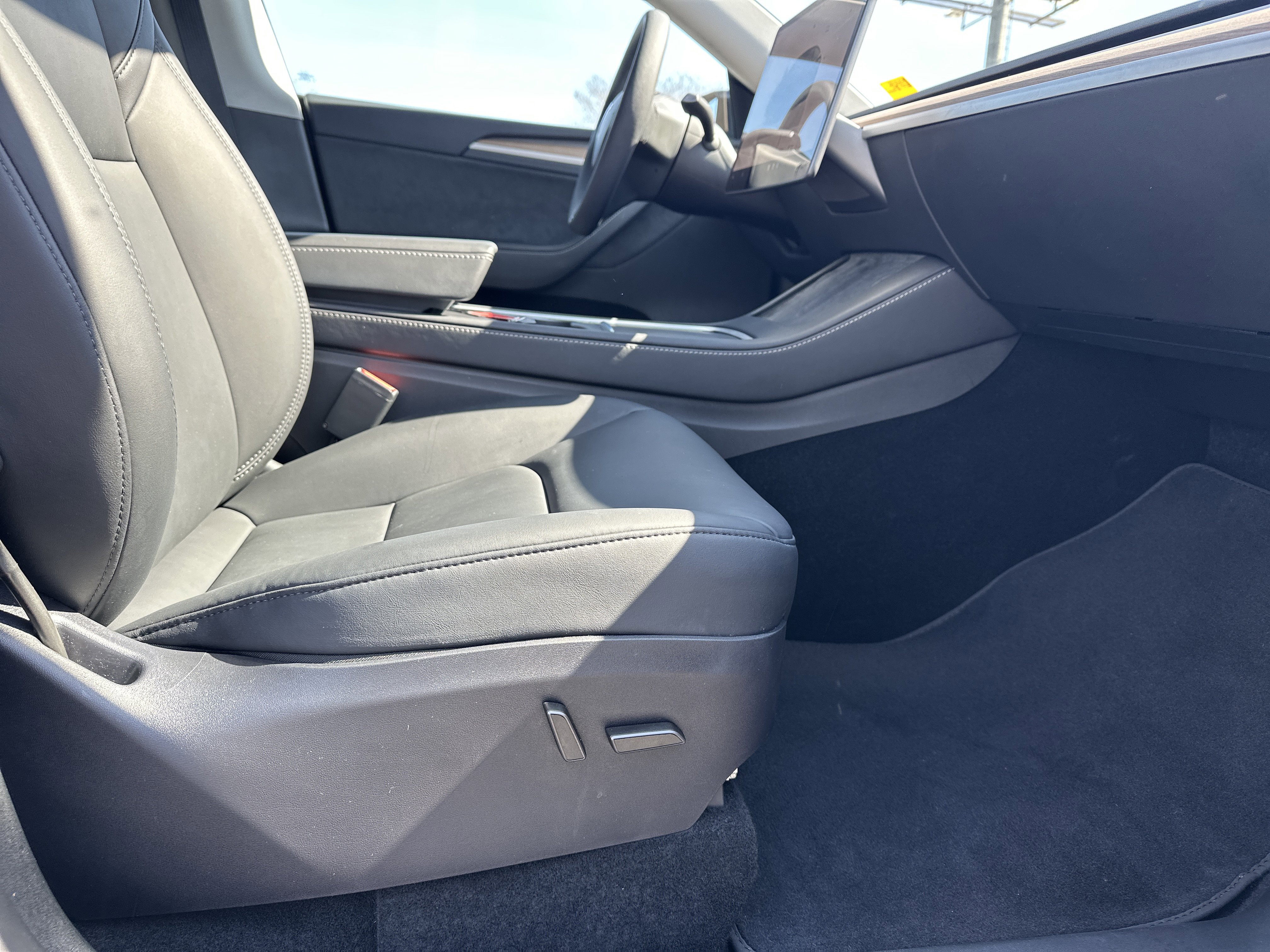 Used 2024 Tesla Model Y Long Range image 14