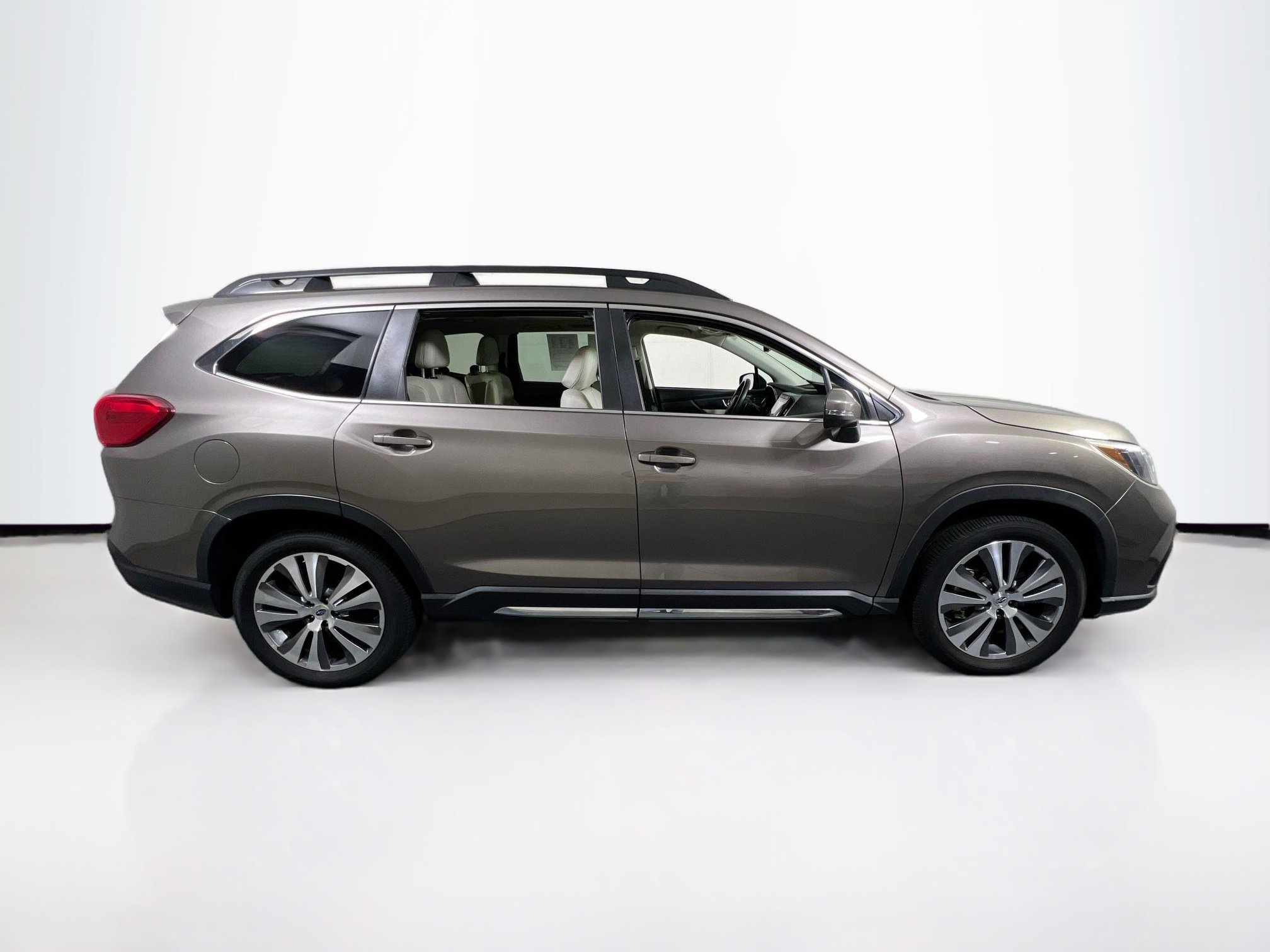 Used 2021 Subaru Ascent Limited w/ Technology Package image 4