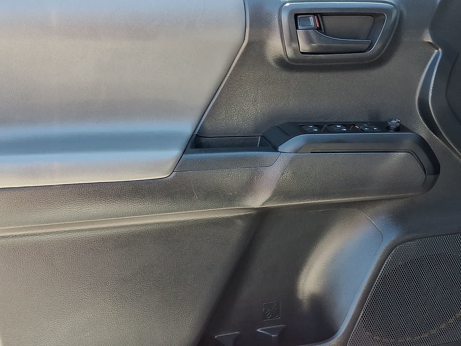 Certified 2023 Toyota Tacoma SR AWD/4WD image 15
