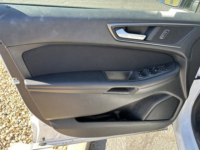 Used 2017 Ford Edge SE FWD image 10