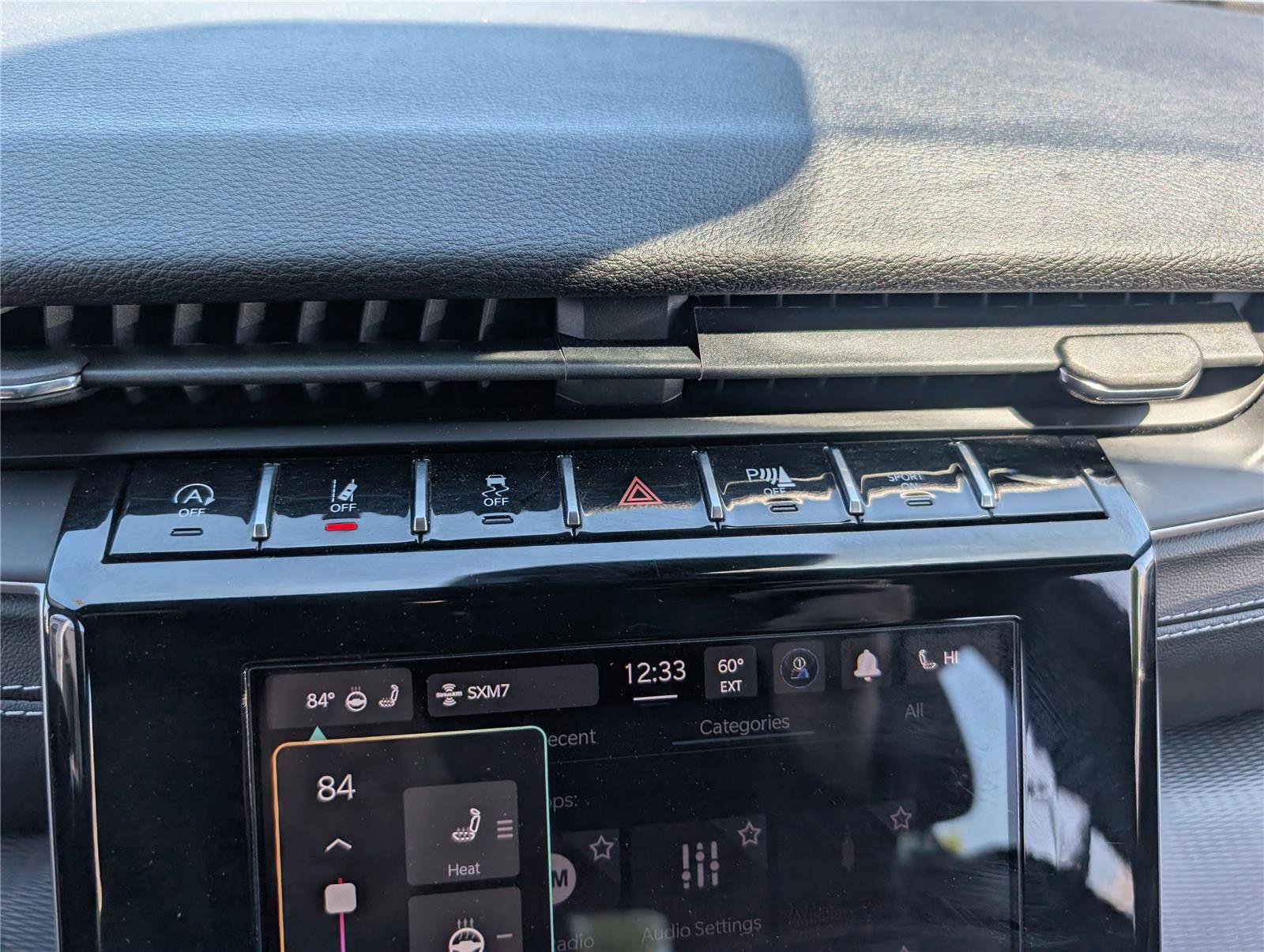 Used 2023 Jeep Grand Cherokee Altitude image 32