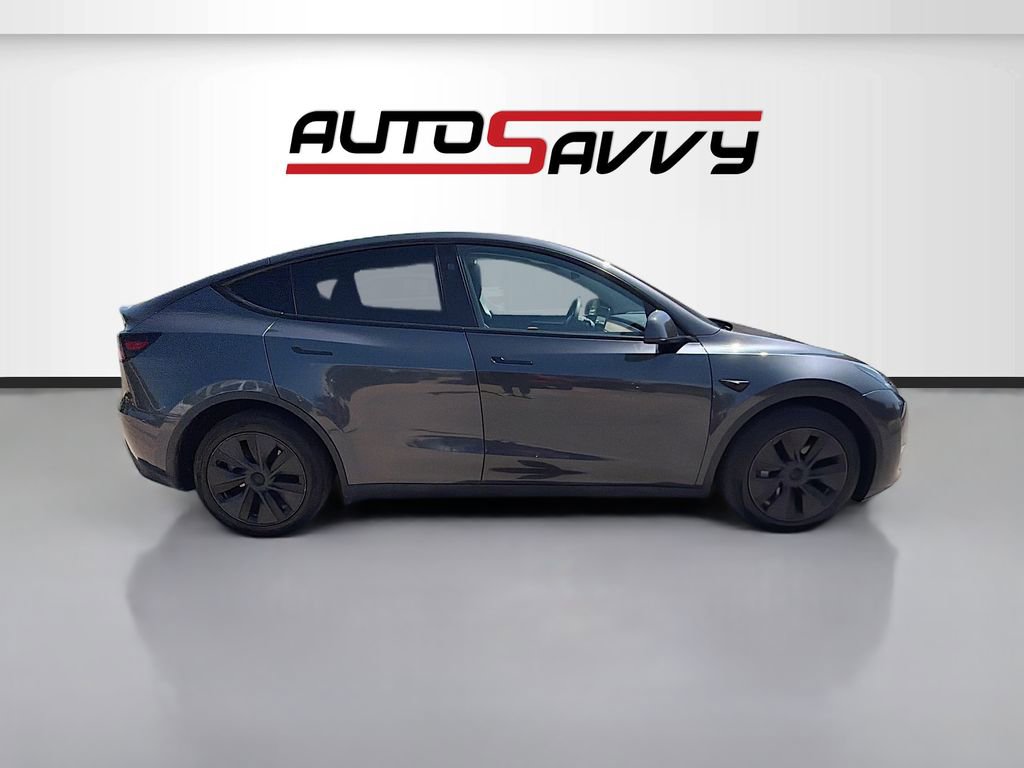 Used 2024 Tesla Model Y Long Range AWD/4WD image 8