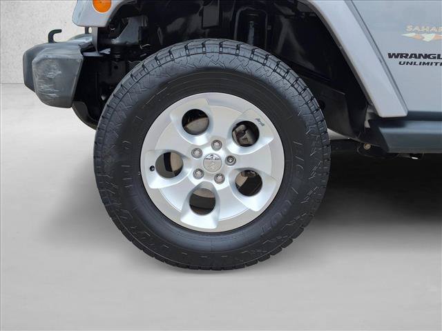 Used 2014 Jeep Wrangler Unlimited Sahara w/ Connectivity Group AWD/4WD image 21